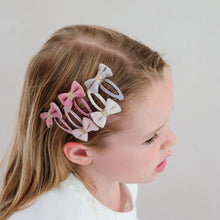 Load image into Gallery viewer, Tinkerbell velvet bow mini clic clacs
