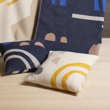 Load image into Gallery viewer, Silbretta cushion - abstract
