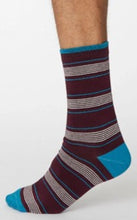 Load image into Gallery viewer, Edoardo bamboo striped socks - wine red
