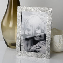 Load image into Gallery viewer, Foxworthy photo frames
