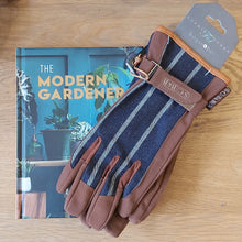 Load image into Gallery viewer, Striped gardening gloves
