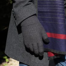 Load image into Gallery viewer, Gloves with touchscreen fingers
