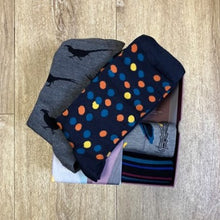 Load image into Gallery viewer, Dean bird sock box
