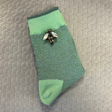 Load image into Gallery viewer, Tokyo socks with bee pin
