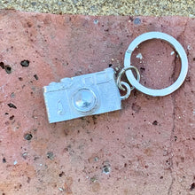 Load image into Gallery viewer, Camera pewter key ring
