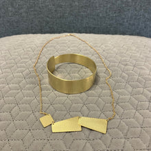 Load image into Gallery viewer, Maya brass bangle

