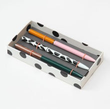 Load image into Gallery viewer, Multi geo hearts pen set
