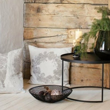Load image into Gallery viewer, Silbretta cushion - pinecone wreath
