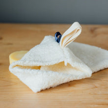 Load image into Gallery viewer, Reusable bamboo shower mitt
