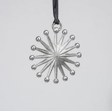 Load image into Gallery viewer, Xmas dec - star

