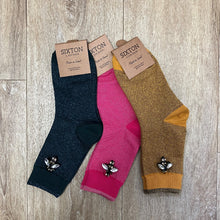 Load image into Gallery viewer, Tokyo socks with bee pin
