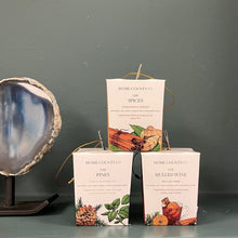 Load image into Gallery viewer, Xmas votive candle - the spices
