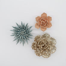 Load image into Gallery viewer, Coral 6 - large flower blue
