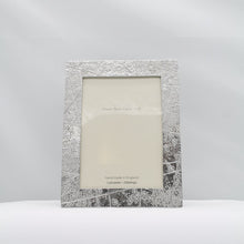 Load image into Gallery viewer, Blossom photo frame - 7 x 5
