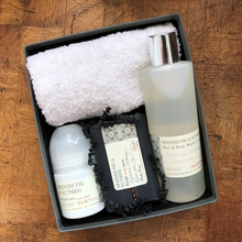 Load image into Gallery viewer, Spanish fig &amp; nutmeg shower gift box

