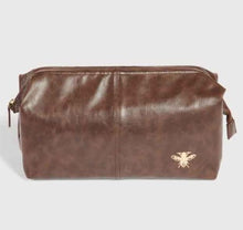 Load image into Gallery viewer, Doctor washbag – brown
