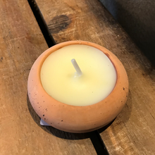 Load image into Gallery viewer, Thyme &amp; mint terracotta tealights
