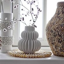 Load image into Gallery viewer, Stoneware vase - white
