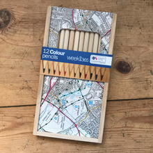 Load image into Gallery viewer, St Albans 12 colour pencils in wooden box

